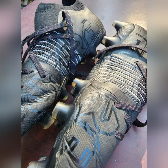 Black Puma future z ultra 1.1 Cleats